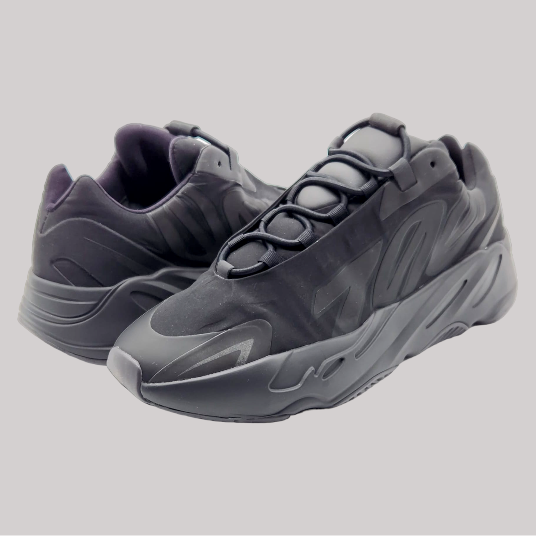 Yeezy 700 mnvn triple shop black